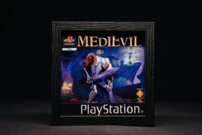 El Shadow Box MediEvil. Edición especial hecha a mano perfecta para coleccionistas retro y fans de Playstation 1.