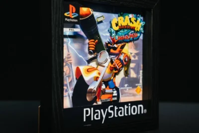 Shadow Box Crash Bandicoot - Cara B hecho a mano con diseño 3D. Edición limitada perfecta para coleccionistas retro fans de Playstation 1.