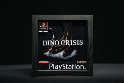 El Shadow Box Dino Crisis. Edición especial hecha a mano perfecta para coleccionistas retro y fans de Playstation 1.