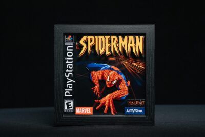 Shadow Box Spiderman, edición artesanal en 3D ideal para coleccionistas y fans de los clásicos de PlayStation 1.