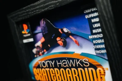 El Shadow Box Tony Hawk's Skateboarding. Edición especial hecha a mano perfecta para coleccionistas retro y fans de Playstation 1.